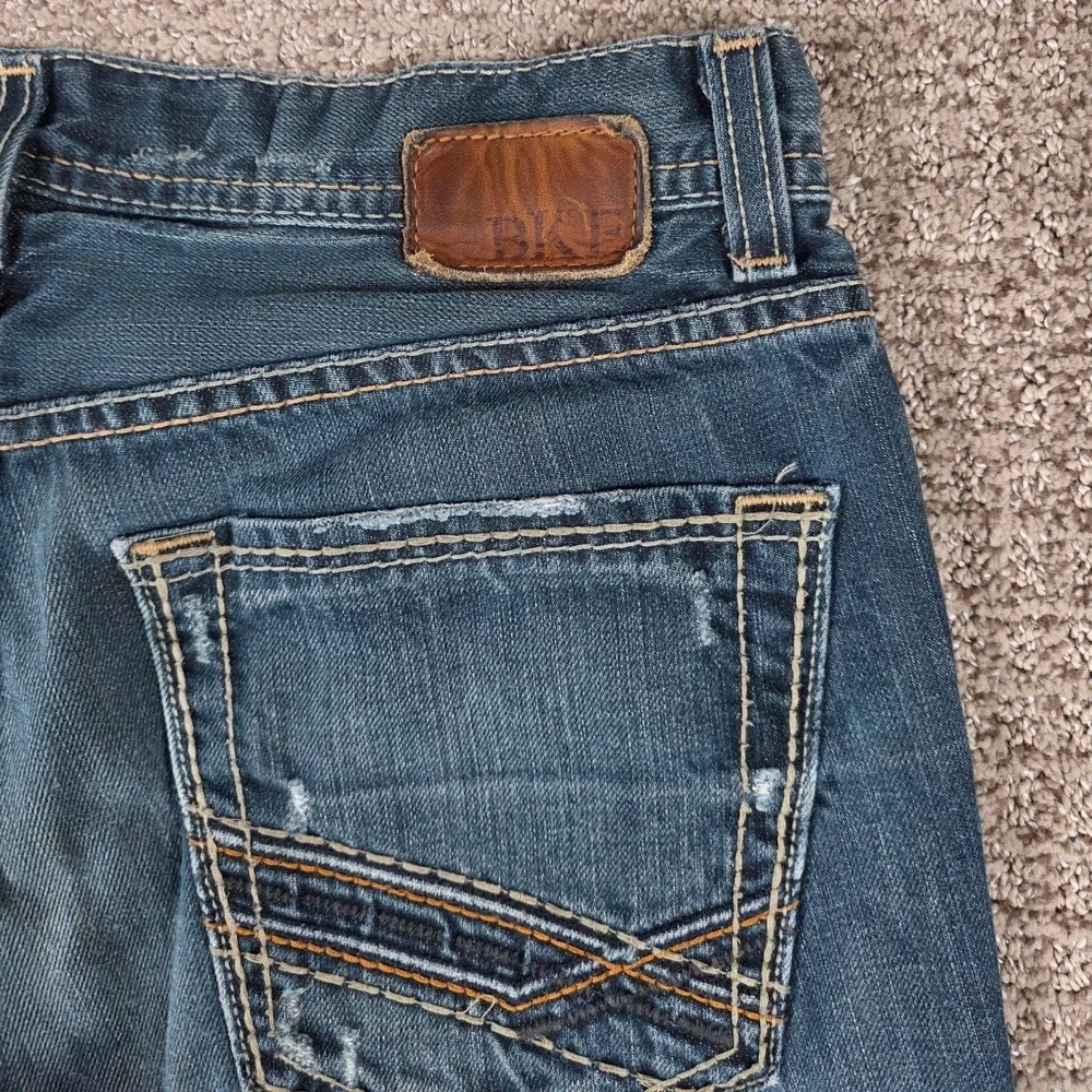 BKE Fulton Mens Bootcut Jeans Blue Denim Size 30x32 Distressed Pocket Details - Picture 6 of 10